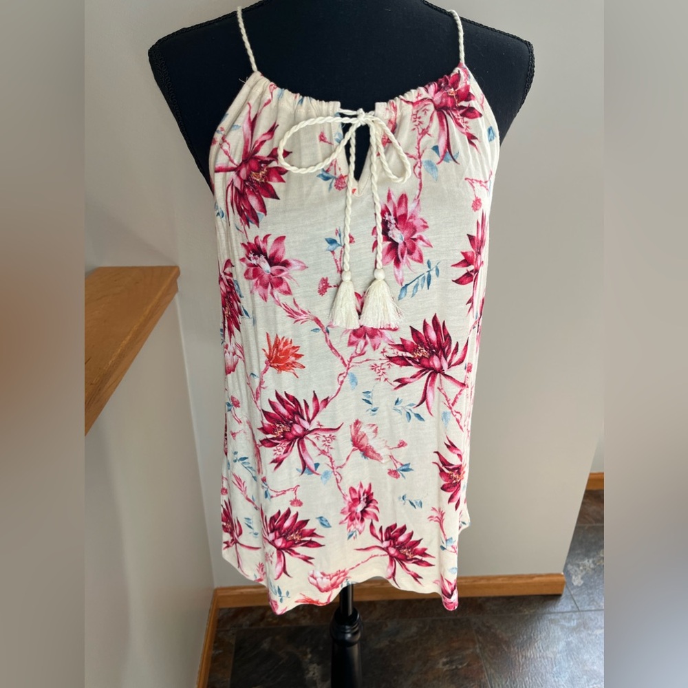 Women’s Lascana for Venus floral print sleeveless tassel top. Size medium